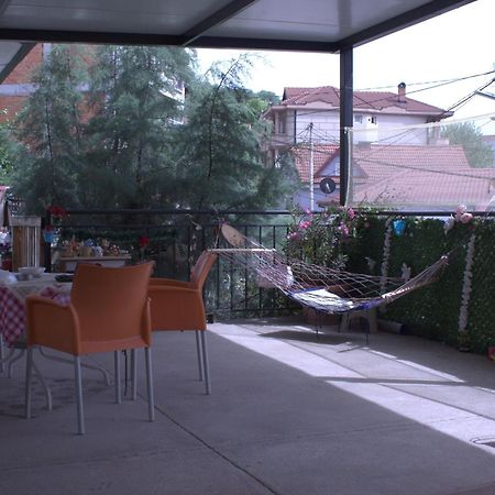 Adem'S Cozy Terrace Retreat Bed & Breakfast Skopje Bagian luar foto